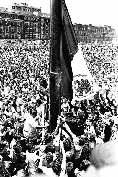 Flag in Zocalo